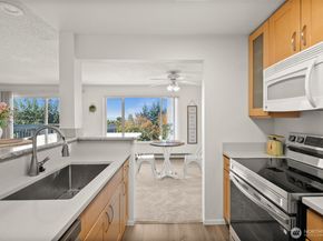 28418 16th Avenue S 302, Federal Way WA 98003