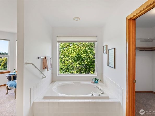 20165 Bue Rund Loop NE, Poulsbo WA 98370