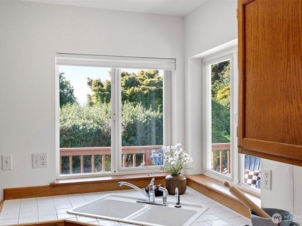 20165 Bue Rund Loop NE, Poulsbo WA 98370