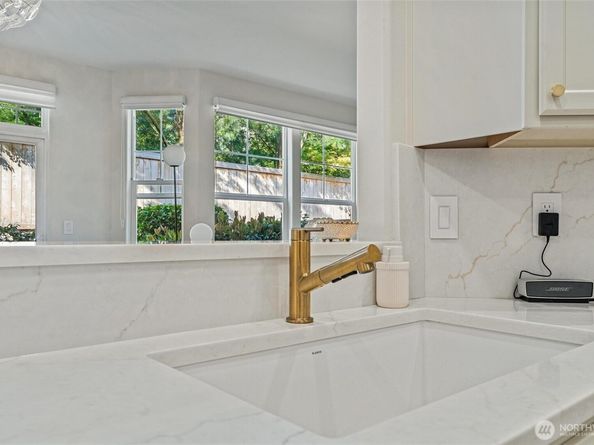 8502 Main Street E105, Edmonds WA 98026