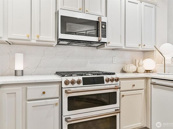 8502 Main Street E105, Edmonds WA 98026