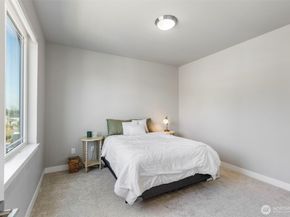 1431 Baker Heights Loop, Bremerton WA 98312
