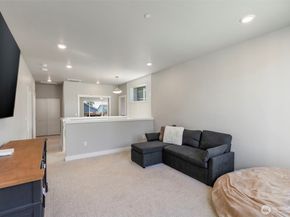1431 Baker Heights Loop, Bremerton WA 98312