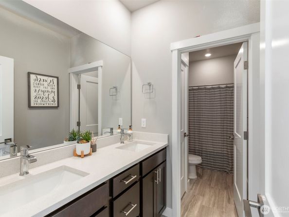 1431 Baker Heights Loop, Bremerton WA 98312
