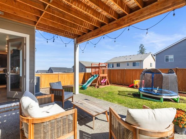 1431 Baker Heights Loop, Bremerton WA 98312