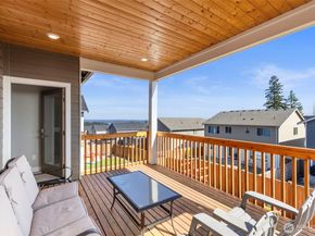 1431 Baker Heights Loop, Bremerton WA 98312