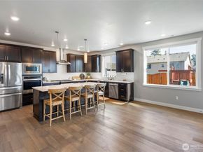1431 Baker Heights Loop, Bremerton WA 98312