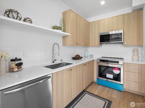 8833 B Wallingford Avenue N, Seattle WA 98103