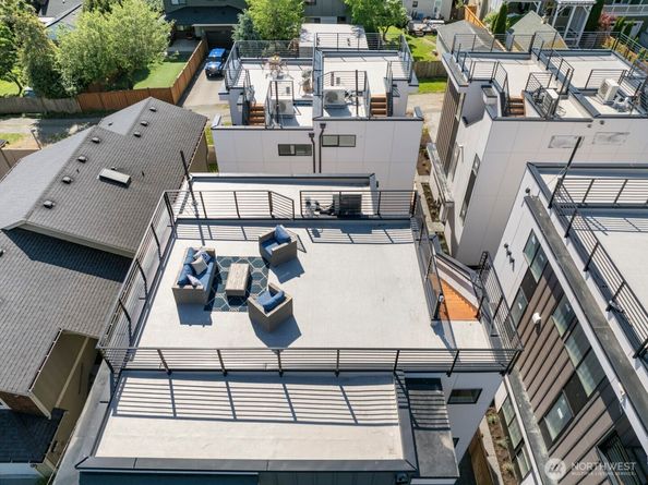 8833 B Wallingford Avenue N, Seattle WA 98103