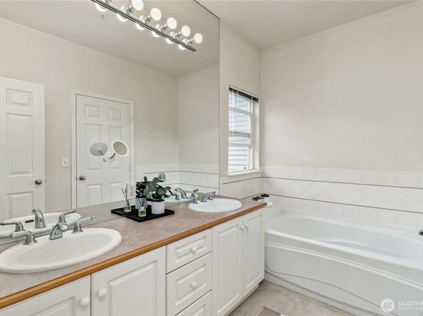 513 S 46th Place, Renton WA 98055