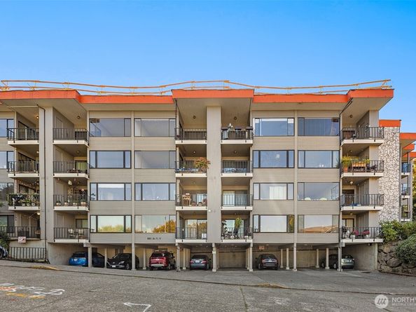 3661 24th Place W 406, Seattle WA 98199