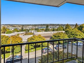 3661 24th Place W 406, Seattle WA 98199