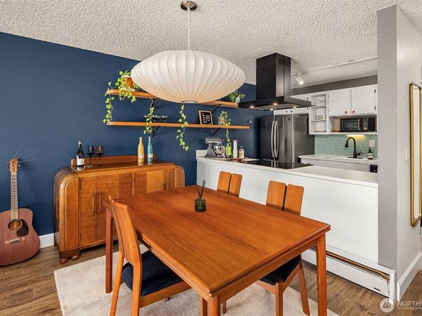 3661 24th Place W 406, Seattle WA 98199
