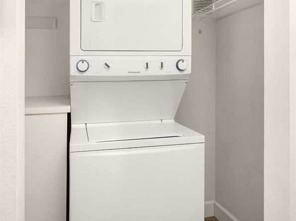 3661 24th Place W 406, Seattle WA 98199