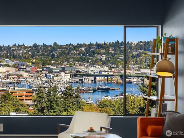 3661 24th Place W 406, Seattle WA 98199
