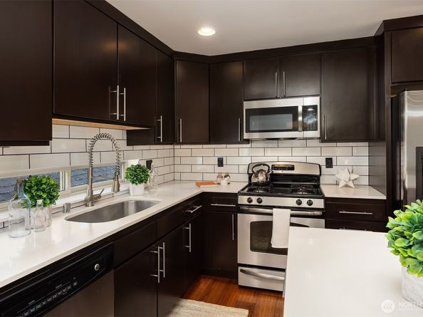 2831 SW Yancy Street A, Seattle WA 98126