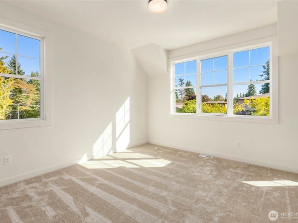 13104 NE 103RD Place, Kirkland WA 98033