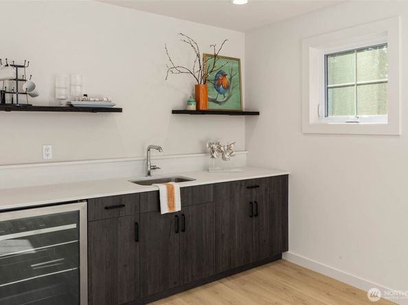 13104 NE 103RD Place, Kirkland WA 98033