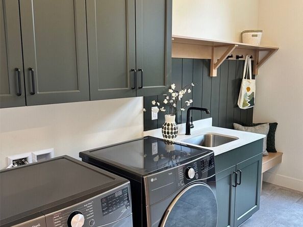 13104 NE 103RD Place, Kirkland WA 98033