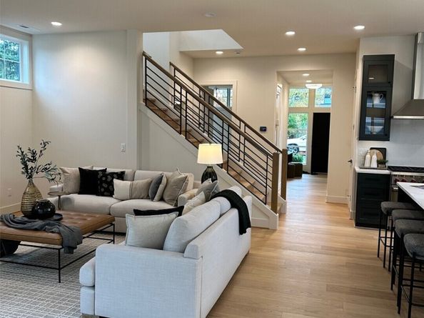 13104 NE 103RD Place, Kirkland WA 98033