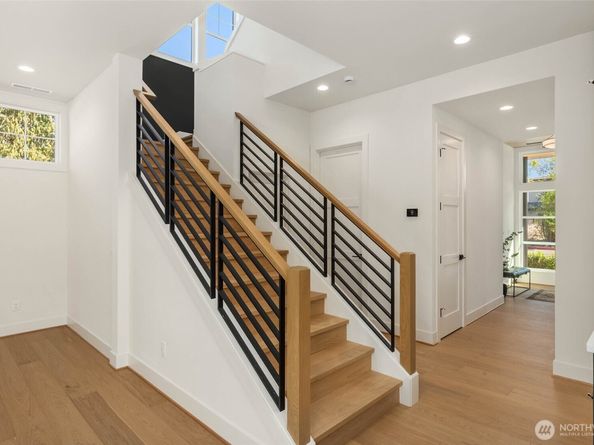 13104 NE 103RD Place, Kirkland WA 98033