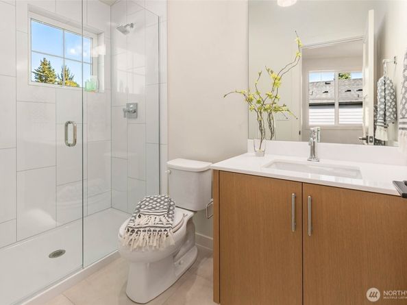 13104 NE 103RD Place, Kirkland WA 98033