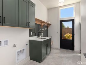 13104 NE 103RD Place, Kirkland WA 98033