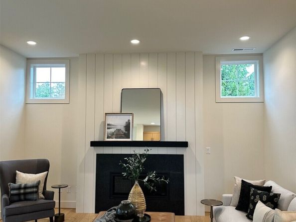 13104 NE 103RD Place, Kirkland WA 98033