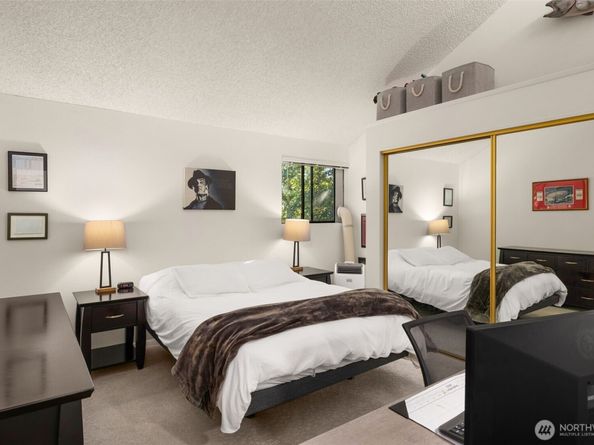 3400 108th Place NE 2, Bellevue WA 98004