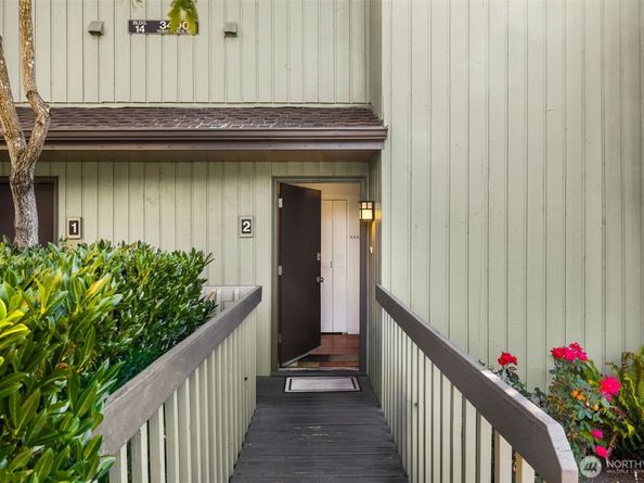 3400 108th Place NE 2, Bellevue WA 98004