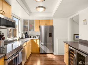 3400 108th Place NE 2, Bellevue WA 98004