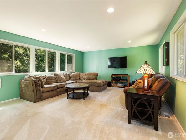 21518 NE 143 Place, Woodinville WA 98077