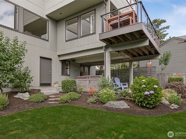 6214 52nd Avenue NE, Seattle WA 98115