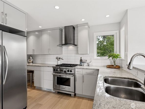 6214 52nd Avenue NE, Seattle WA 98115