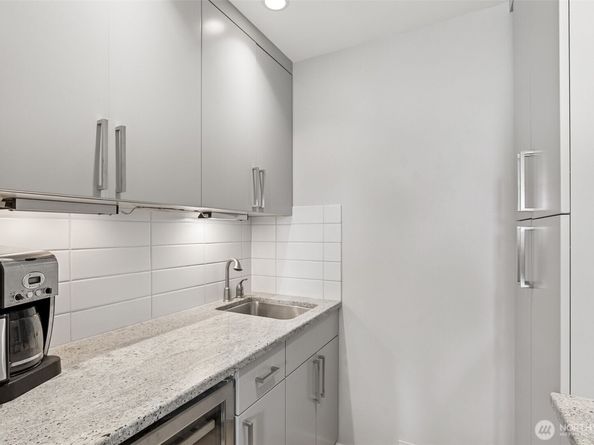 6214 52nd Avenue NE, Seattle WA 98115