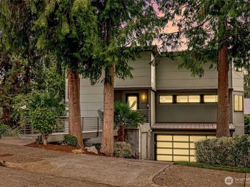 6214 52nd Avenue NE