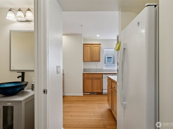 5502 240th Street SW C304, Mountlake Terrace WA 98043