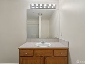 5502 240th Street SW C304, Mountlake Terrace WA 98043
