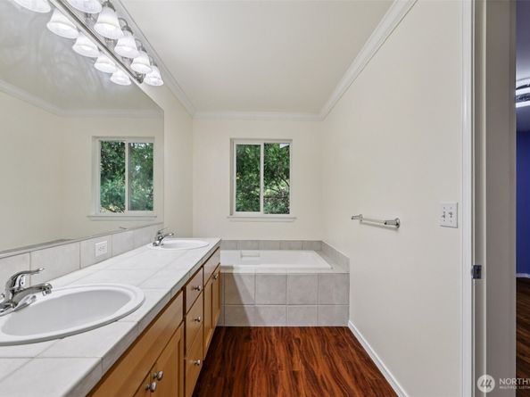 5502 240th Street SW C304, Mountlake Terrace WA 98043