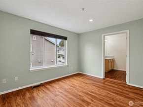 5502 240th Street SW C304, Mountlake Terrace WA 98043
