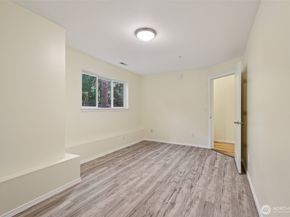 5502 240th Street SW C304, Mountlake Terrace WA 98043