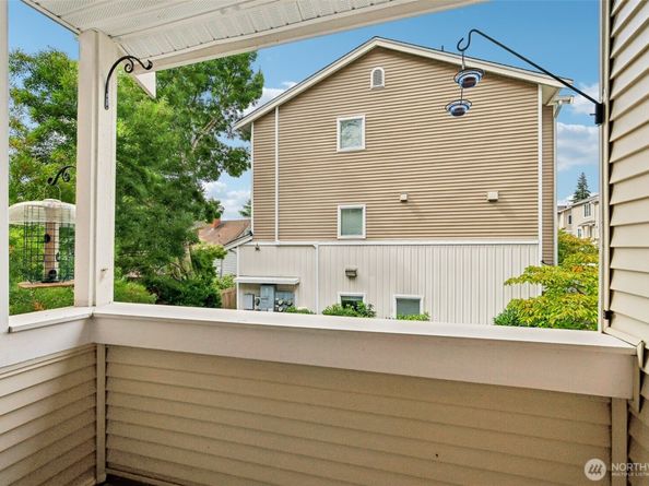 5502 240th Street SW C304, Mountlake Terrace WA 98043