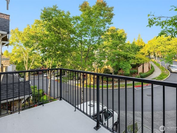 1887 16th Lane NE 1887, Issaquah WA 98029