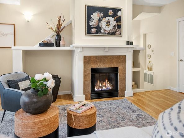 1887 16th Lane NE 1887, Issaquah WA 98029