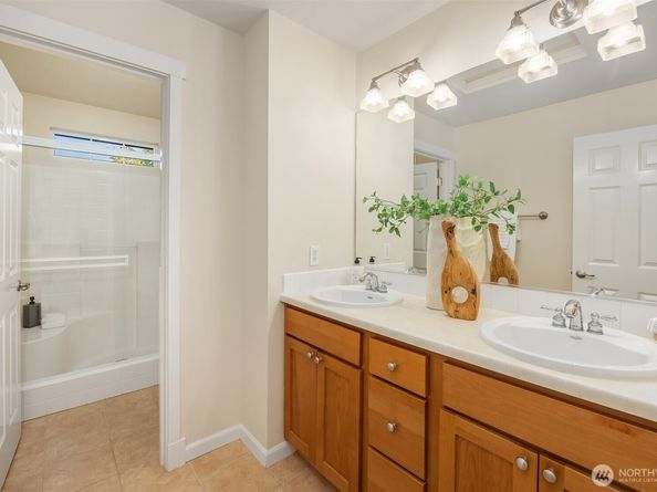 1887 16th Lane NE 1887, Issaquah WA 98029