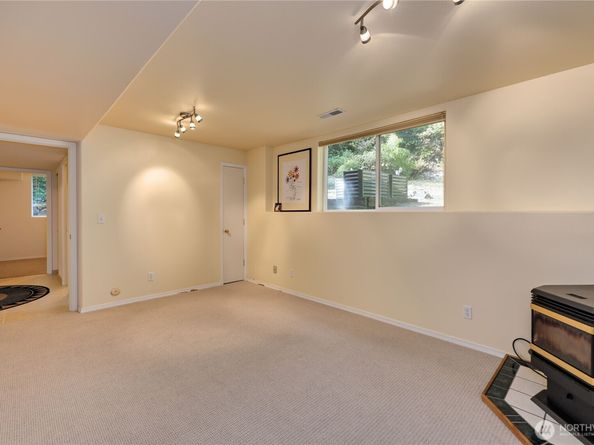 17691 Division Avenue NE, Suquamish WA 98392