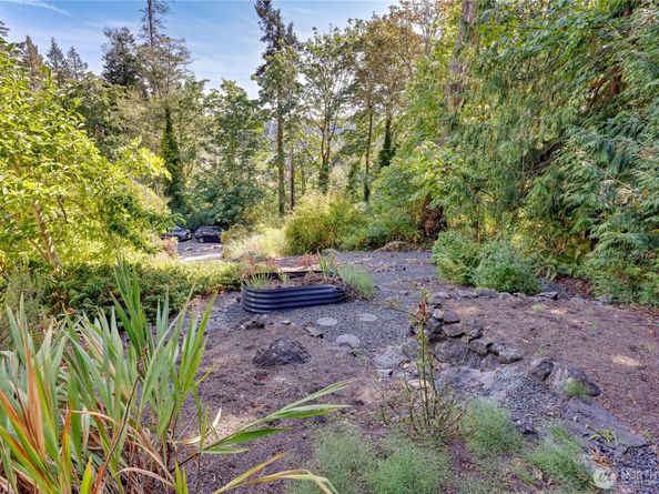 17691 Division Avenue NE, Suquamish WA 98392