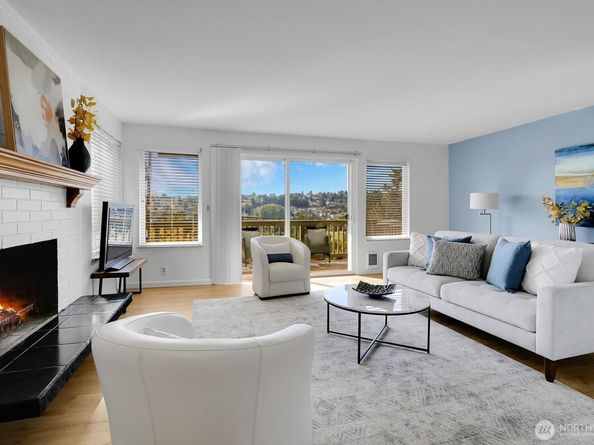 2552 14th Avenue W 202, Seattle WA 98119
