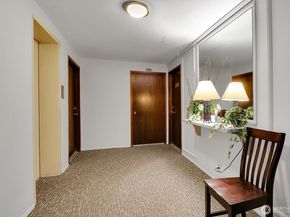 2552 14th Avenue W 202, Seattle WA 98119