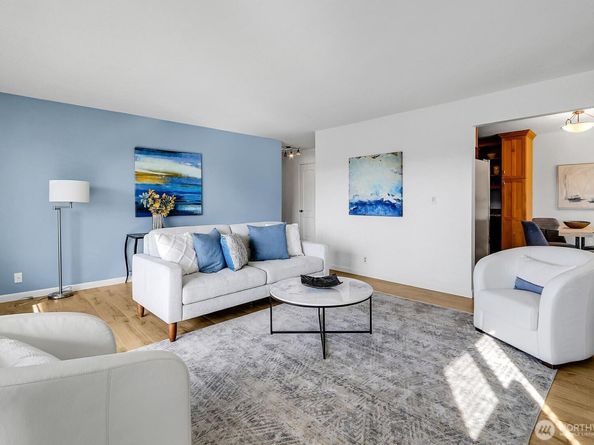 2552 14th Avenue W 202, Seattle WA 98119